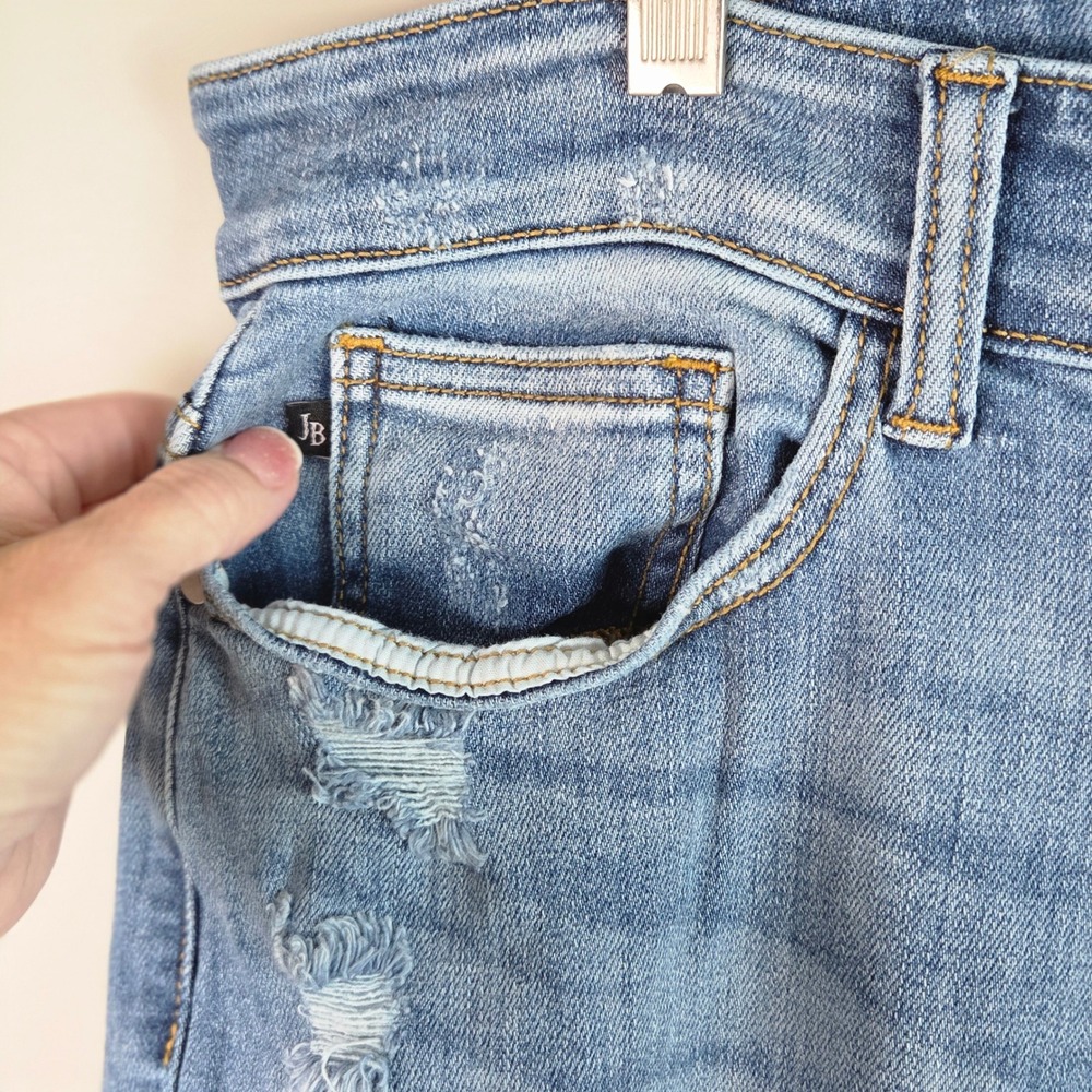 Judy Blue Capri Jeans Womens 14W Blue Excellent Distressed Frayed Hem Denim - Picture 11 of 12